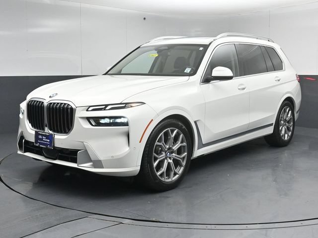 Used 2023 BMW X7 xDrive40i AWD/4WD image 3