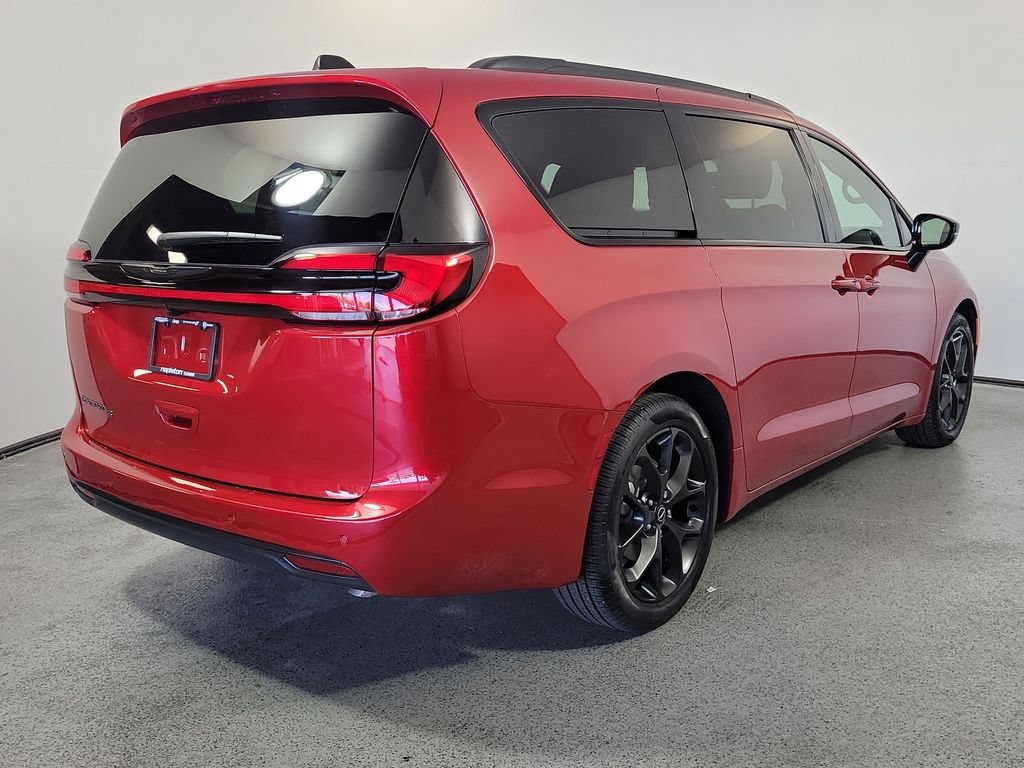 New 2026 Chrysler Pacifica Select FWD image 6