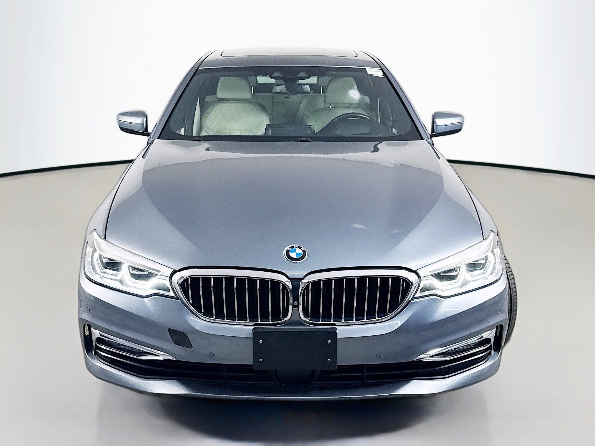 Used 2018 BMW 540i image 2