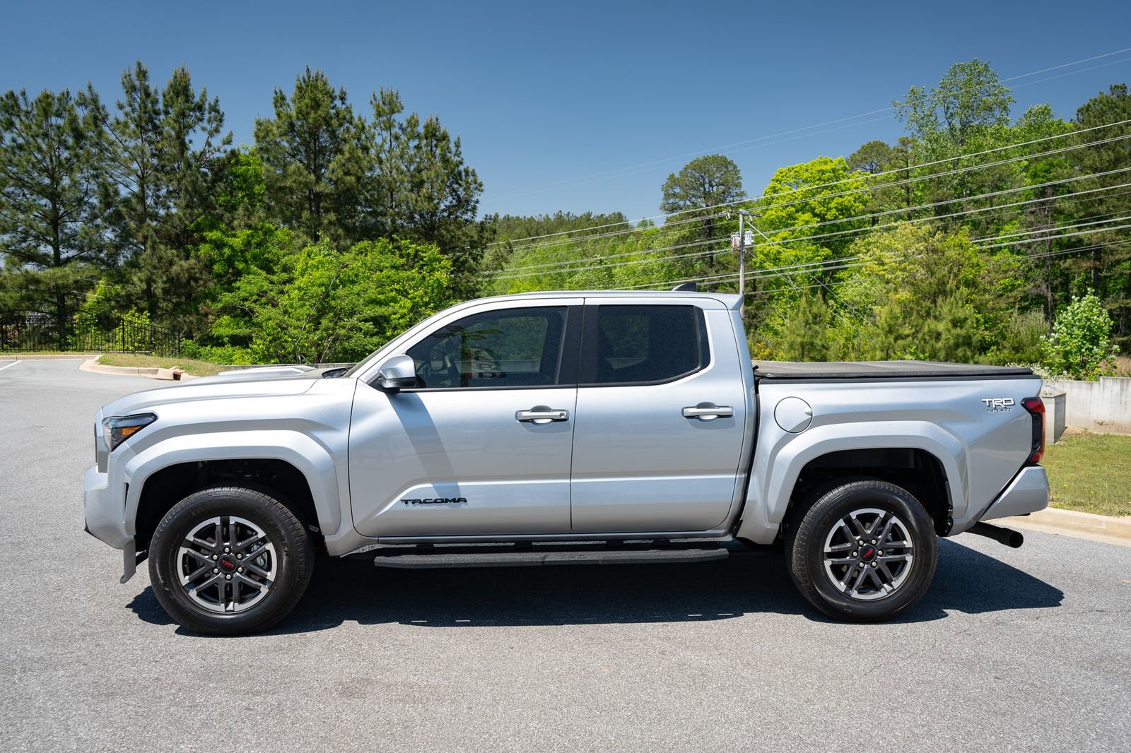 Used 2025 Toyota Tacoma TRD Sport AWD/4WD image 5