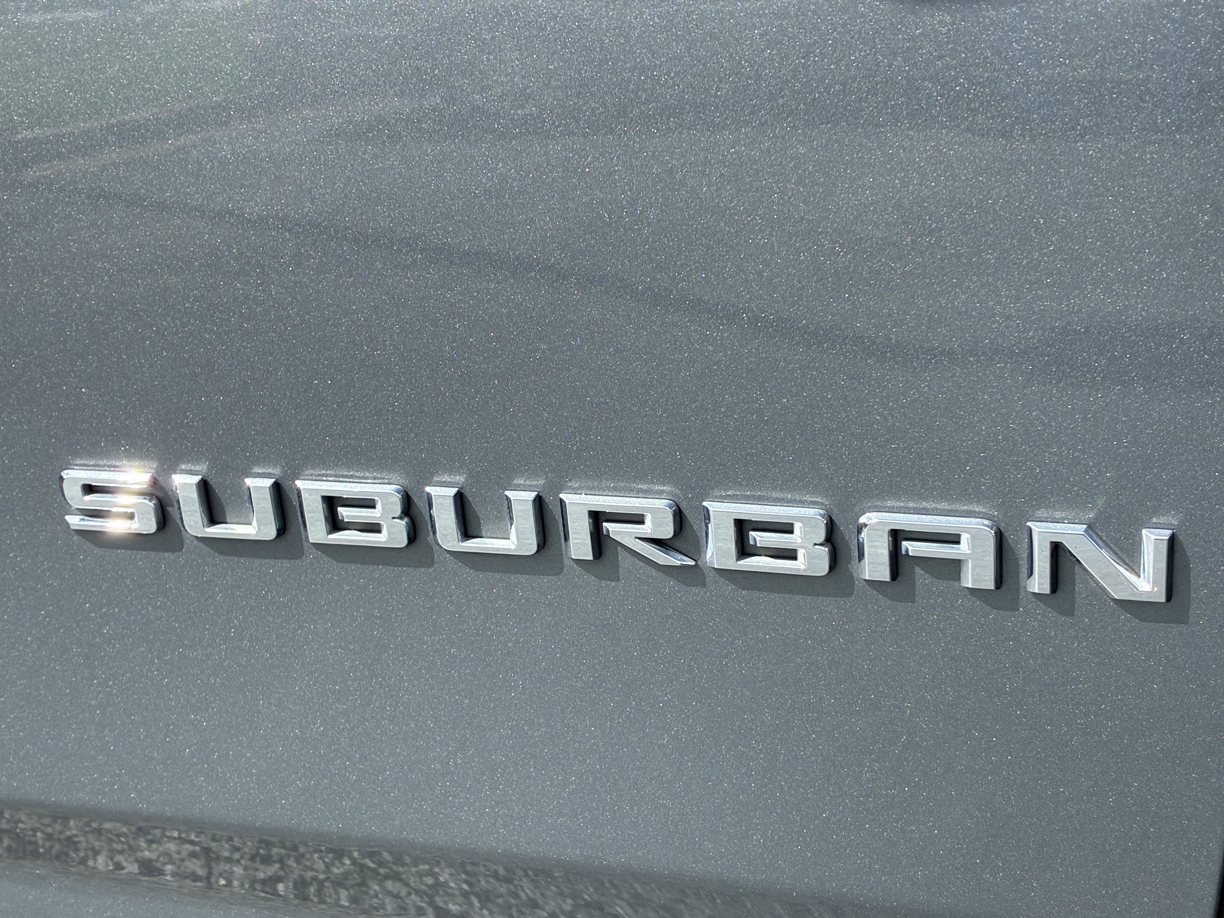 Used 2022 Chevrolet Suburban Premier RWD image 7