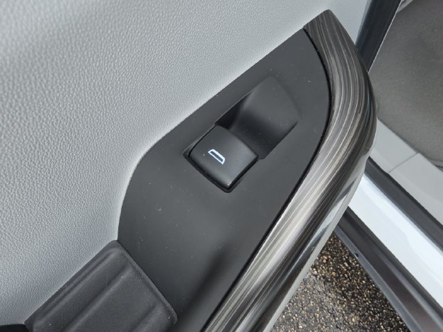 Certified 2023 GMC Acadia SLT FWD image 12