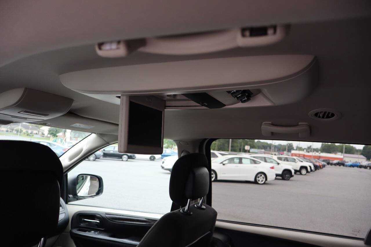 Used 2017 Dodge Grand Caravan SE w/ Power Window Group FWD image 6