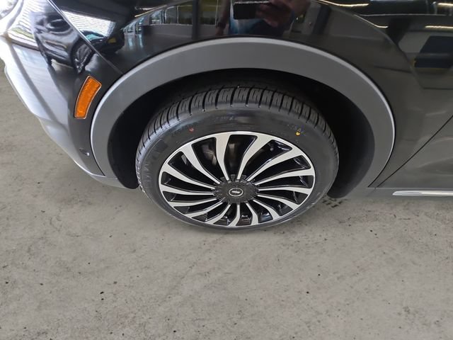 Used 2022 Lincoln Nautilus Black Label w/ Class II Trailer Tow Package AWD/4WD image 14