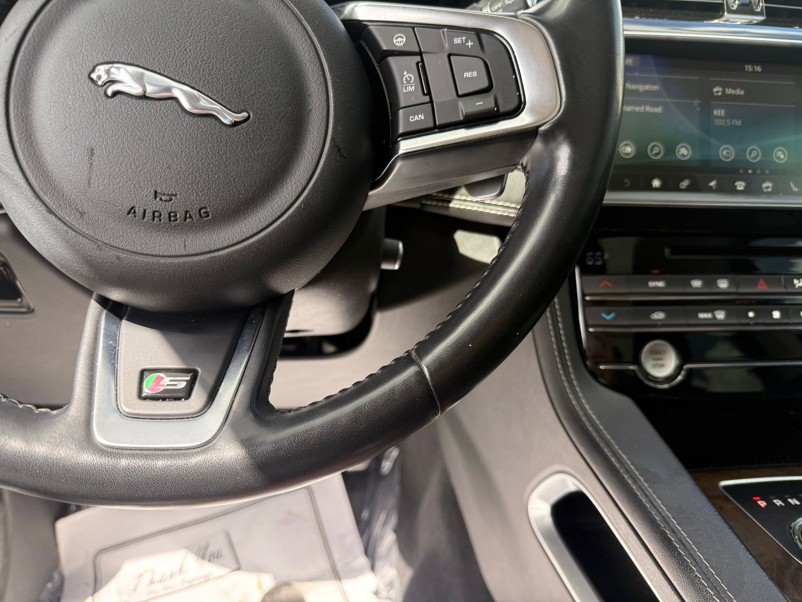 Used 2017 Jaguar F-PACE S image 20