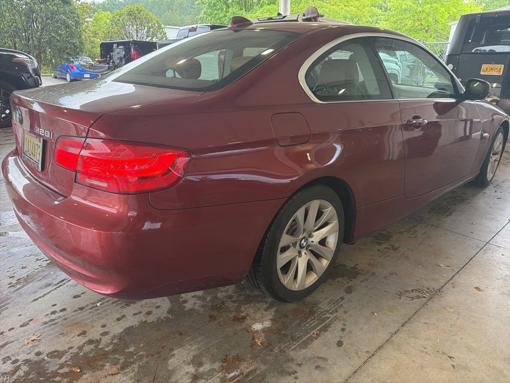 Used 2012 BMW 328i xDrive Coupe AWD/4WD image 3