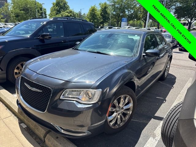 Used 2018 Chrysler 300 Touring L AWD/4WD image 1