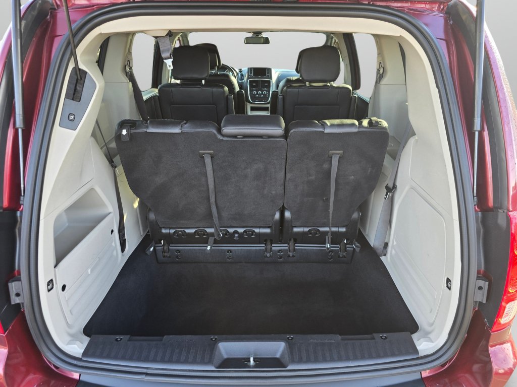 Used 2020 Dodge Grand Caravan SXT FWD image 18