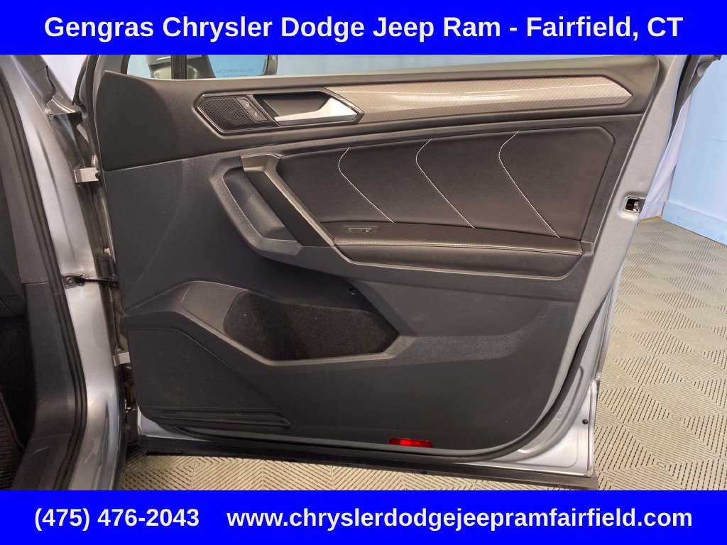 Used 2023 Volkswagen Tiguan SE AWD/4WD image 43