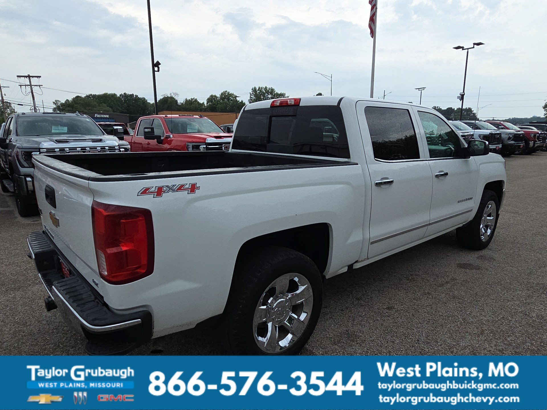 Used 2016 Chevrolet Silverado 1500 LTZ w/ Sport Package AWD/4WD image 9