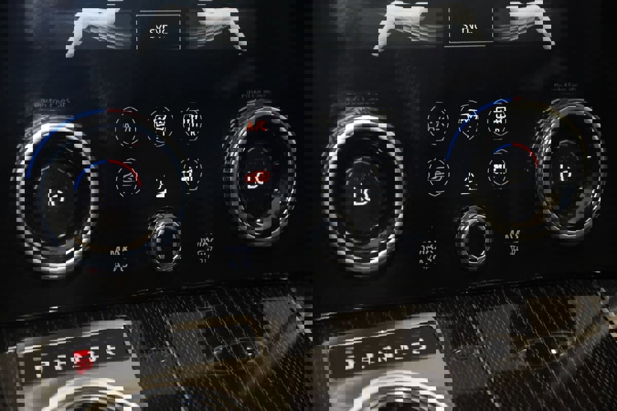 Used 2020 Land Rover Range Rover Autobiography image 25