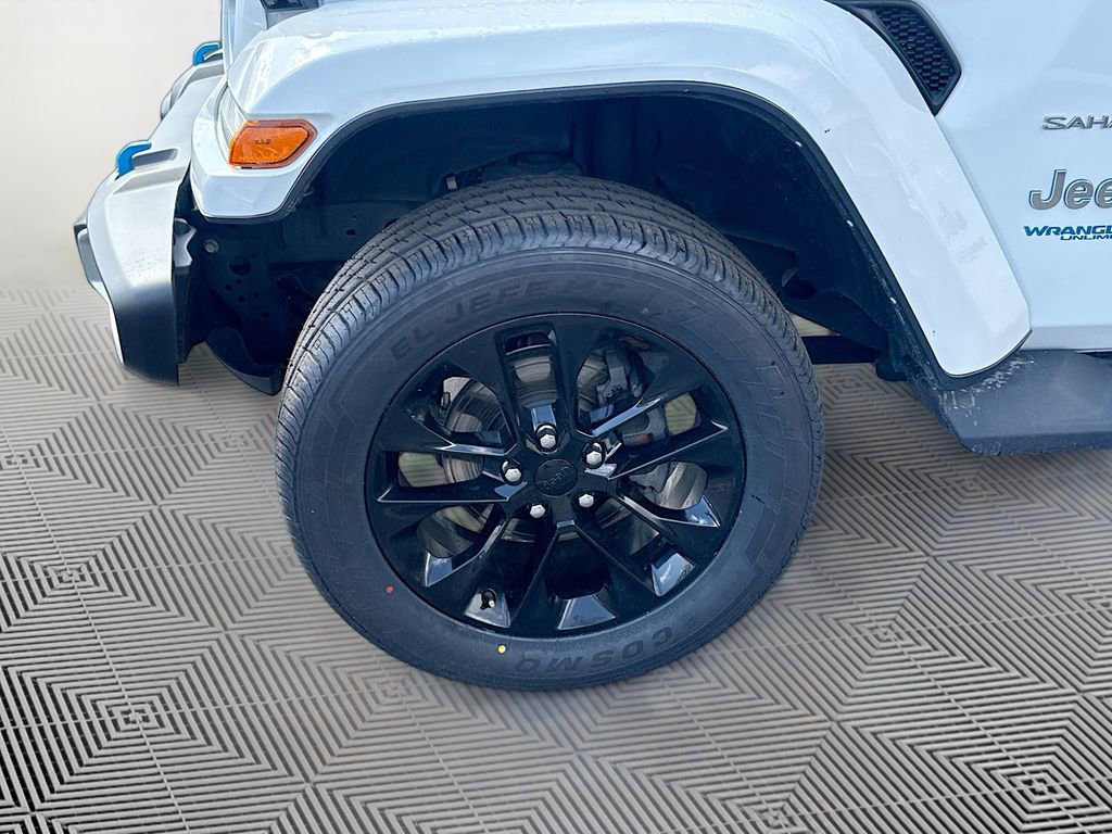 Used 2022 Jeep Wrangler Unlimited Sahara w/ Safety Group AWD/4WD image 34