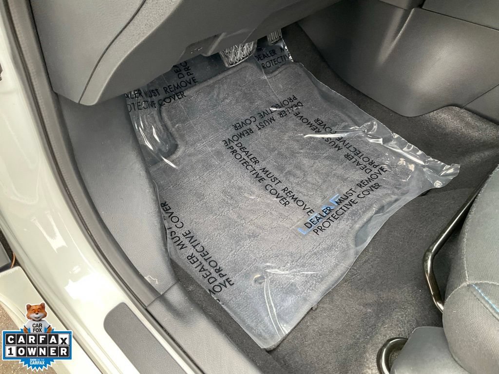 Used 2025 Nissan Leaf S FWD image 19