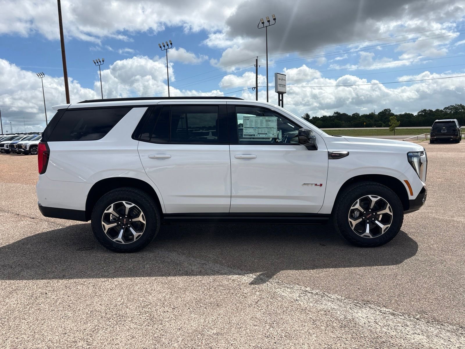 New 2026 GMC Yukon AT4 w/ AT4 Premium Package AWD/4WD image 7