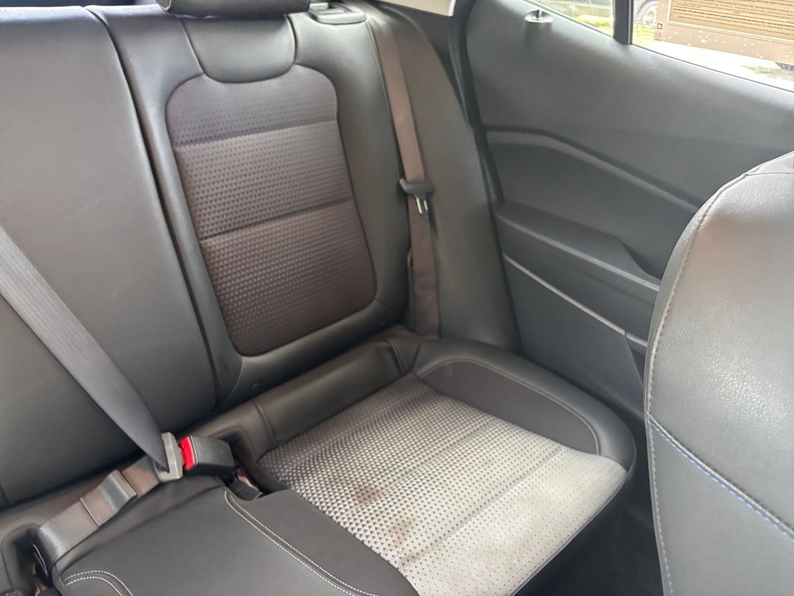 Used 2025 Chevrolet Trax LT FWD image 35