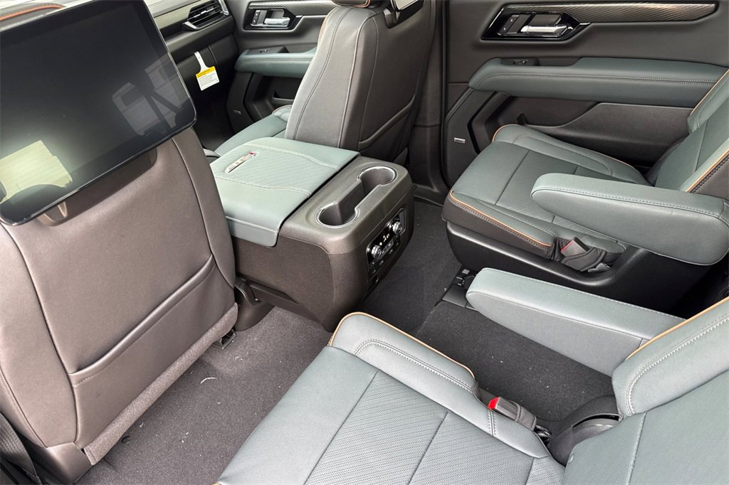 New 2026 GMC Yukon XL AT4 w/ AT4 Premium Plus Package image 10