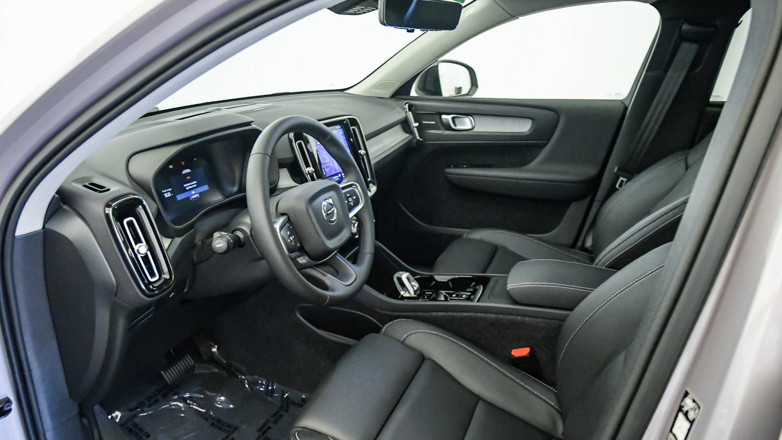 Certified 2026 Volvo XC40 B5 Ultra w/ Protection Package Premier AWD/4WD image 17