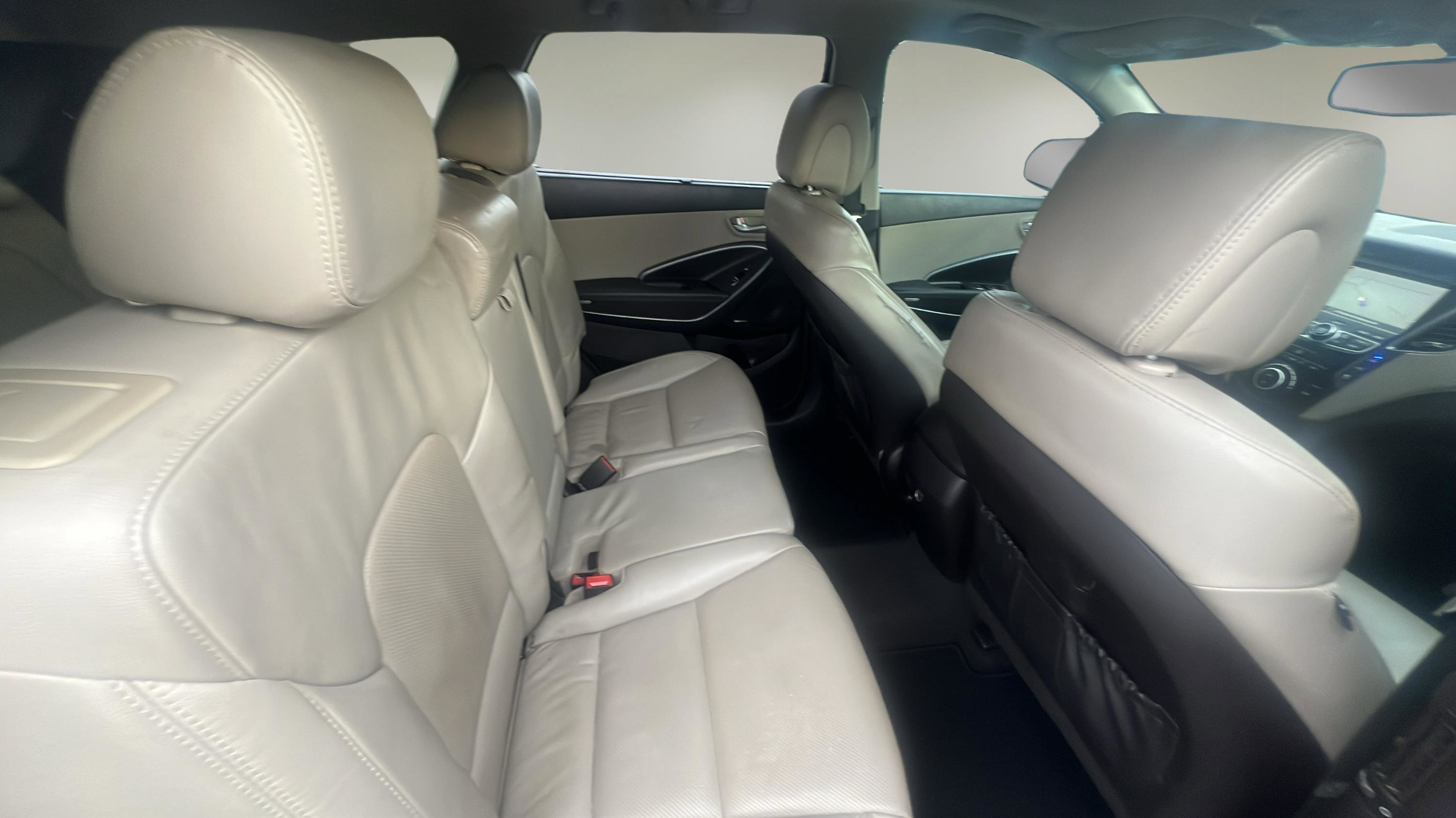 Used 2016 Hyundai Santa Fe SE w/ Option Group 03 image 14