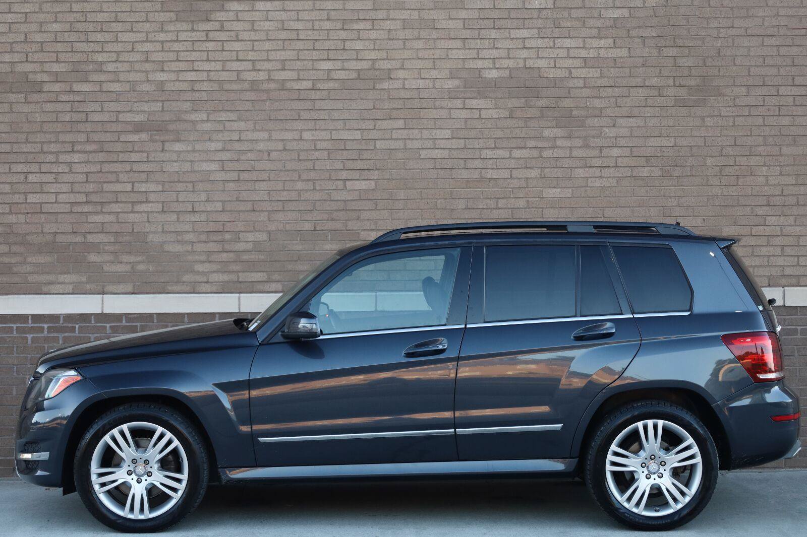 Used 2015 Mercedes-Benz GLK 350 4MATIC image 2