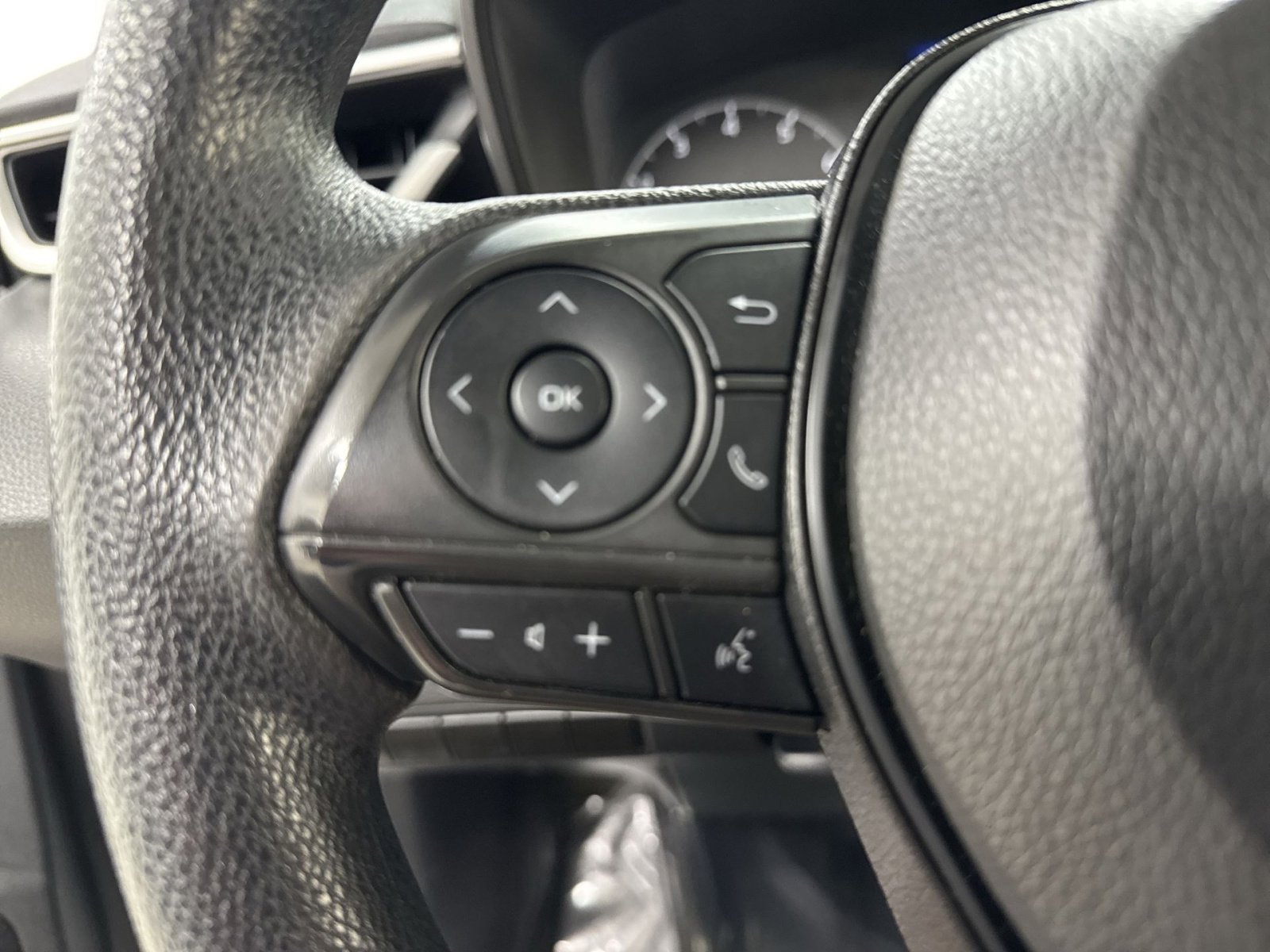 Used 2023 Toyota Corolla LE image 35