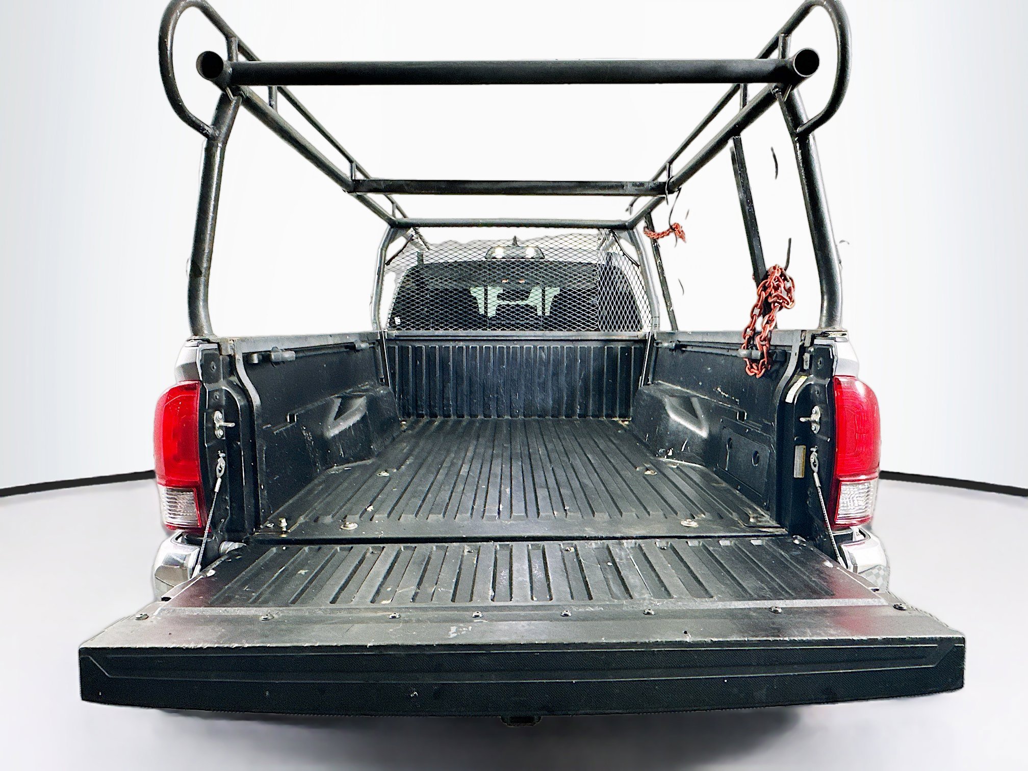 Used 2019 Toyota Tacoma SR5 RWD image 26