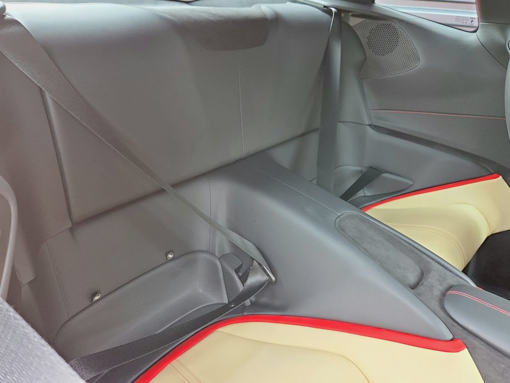 Used 2024 Ferrari Roma RWD image 18
