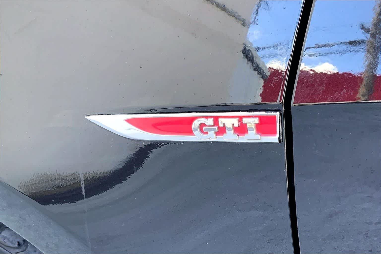 Used 2016 Volkswagen GTI S FWD image 7