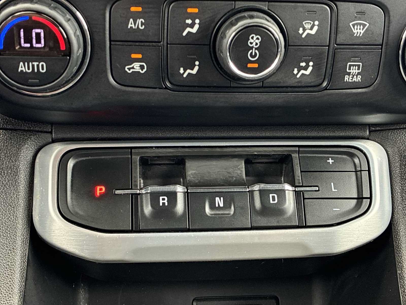 Used 2020 GMC Acadia SLT w/ Driver Alert Package II AWD/4WD image 21