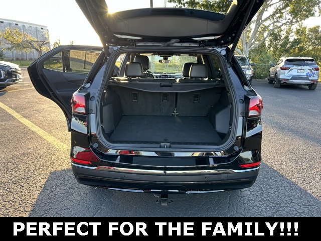 Used 2023 Chevrolet Equinox RS w/ RS Leather Package image 16