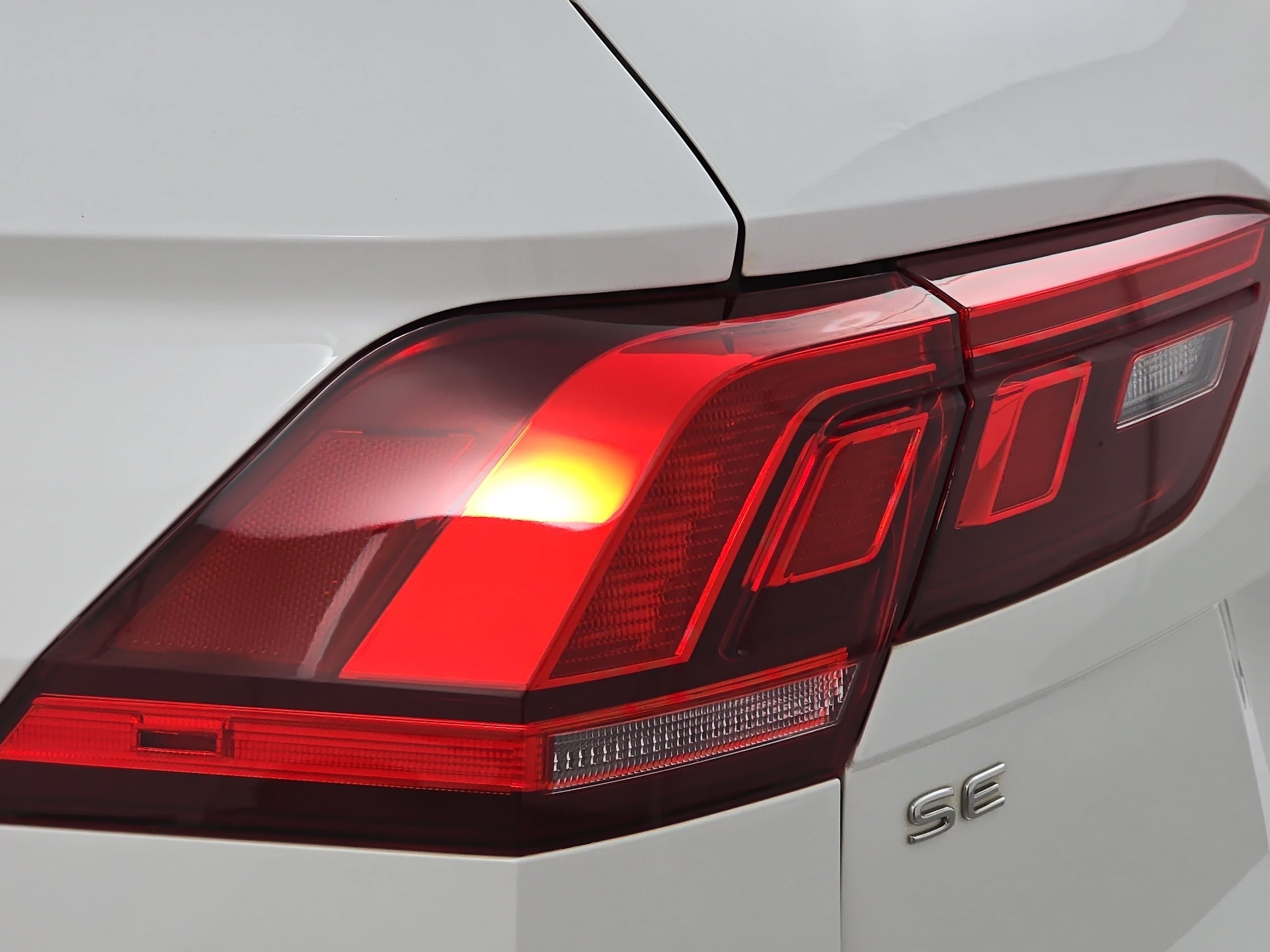 Used 2023 Volkswagen Tiguan SE FWD image 35