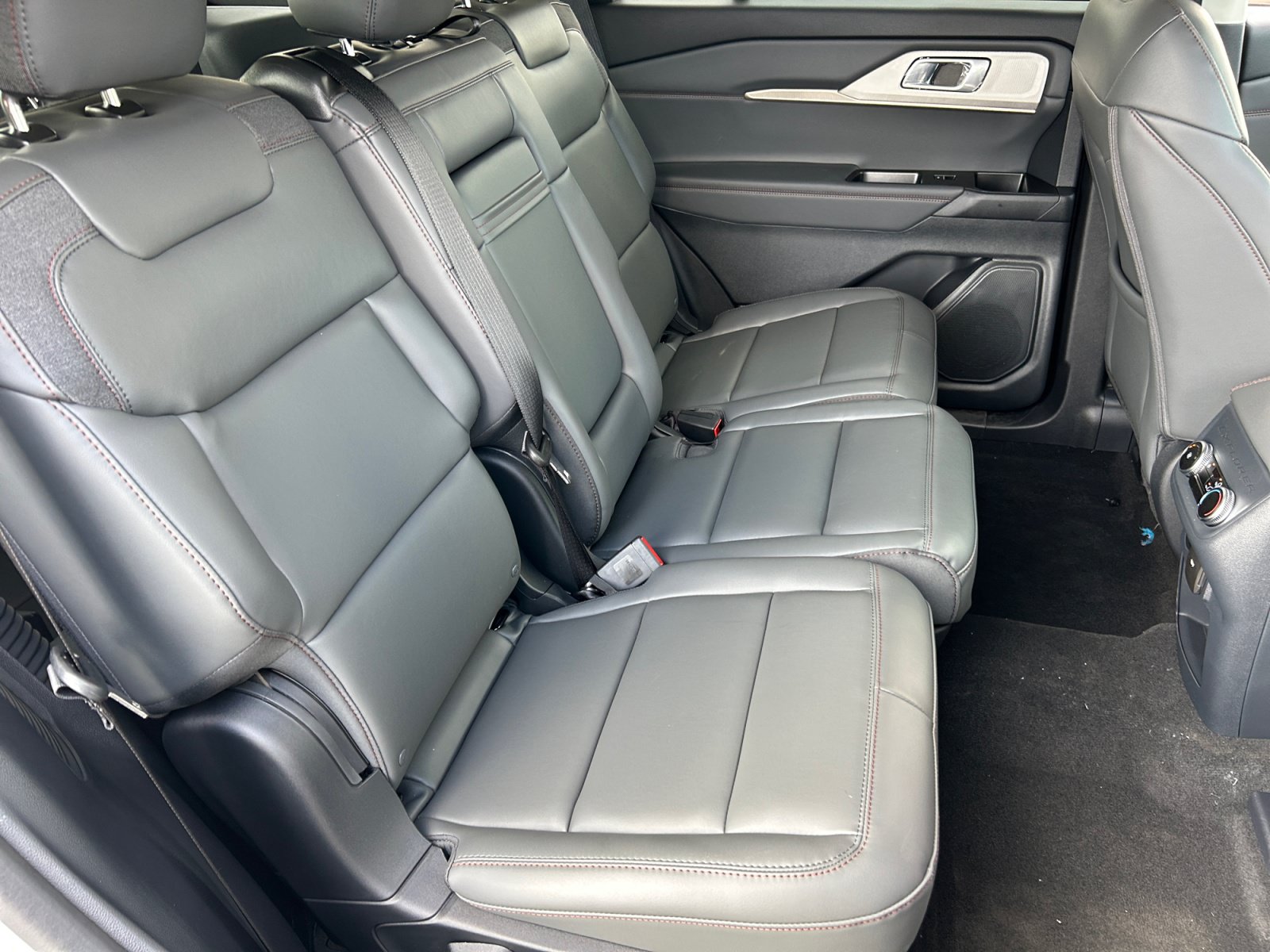 New 2026 Ford Explorer Active w/ Active Comfort Package RWD image 18