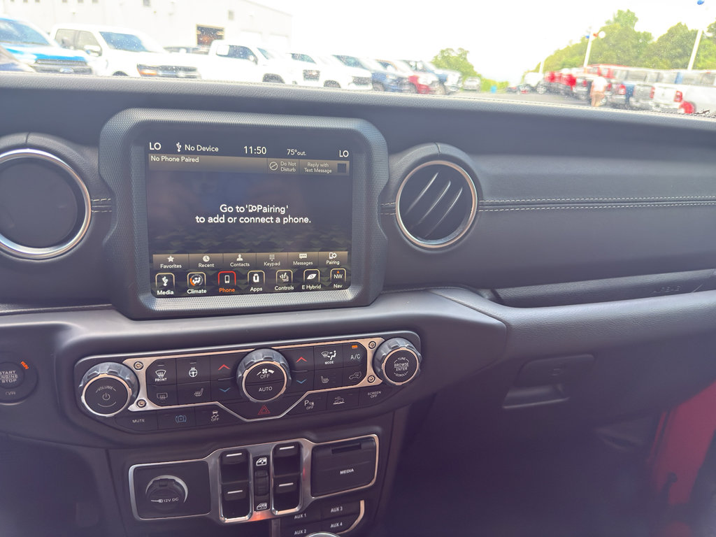 Used 2021 Jeep Wrangler Unlimited Sahara w/ Cold Weather Group AWD/4WD image 18