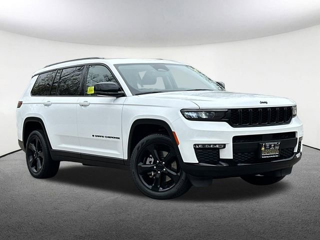 Used 2023 Jeep Grand Cherokee L Limited w/ Black Appearance Package AWD/4WD image 2
