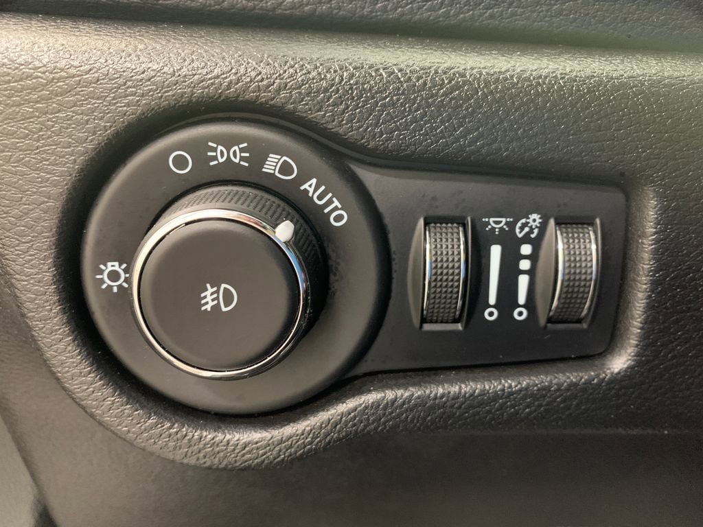 Used 2022 Chrysler Pacifica Limited w/ S Appearance Package image 16