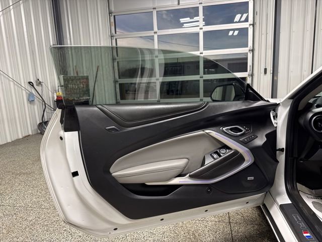 Used 2016 Chevrolet Camaro LT image 7