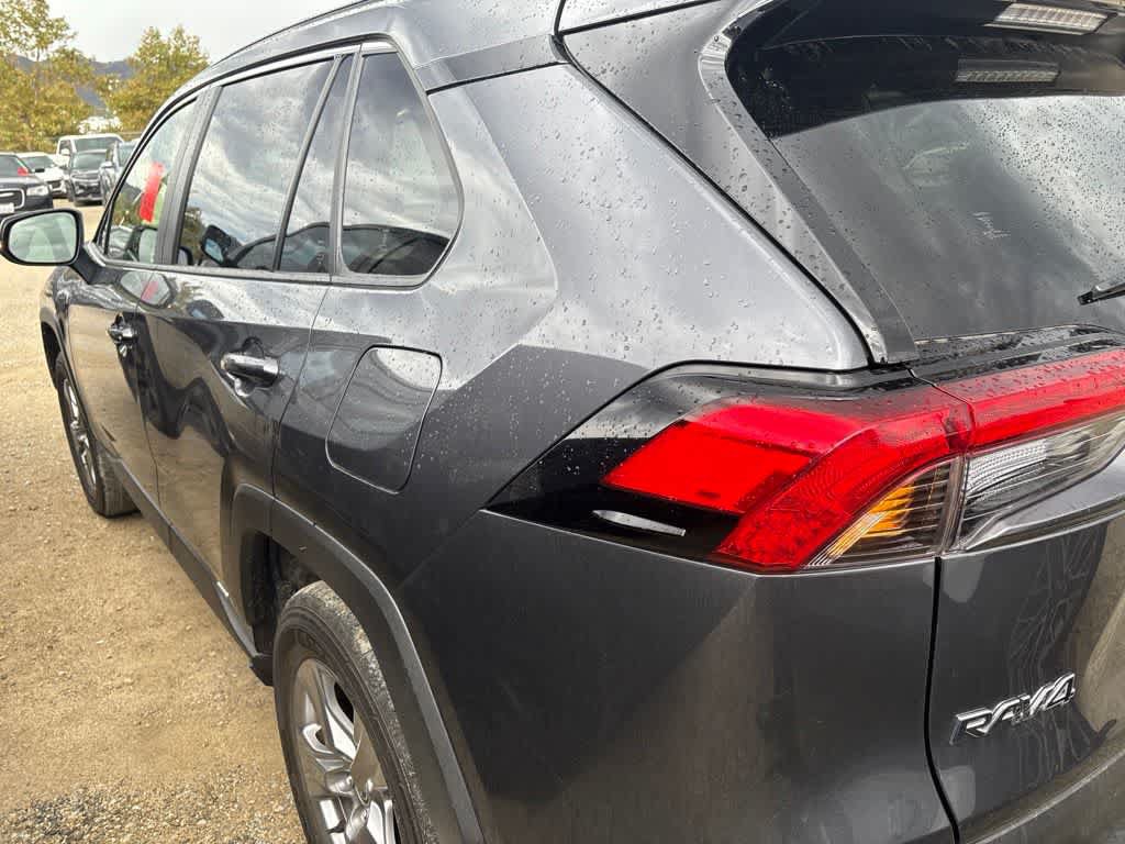 Used 2024 Toyota RAV4 LE AWD/4WD image 7
