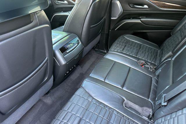 Used 2024 Cadillac Escalade Sport Platinum w/ LPO, ONYX Package AWD/4WD image 12