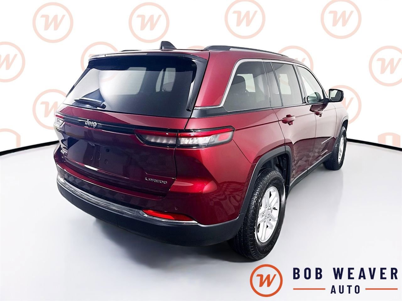Used 2023 Jeep Grand Cherokee Laredo image 7