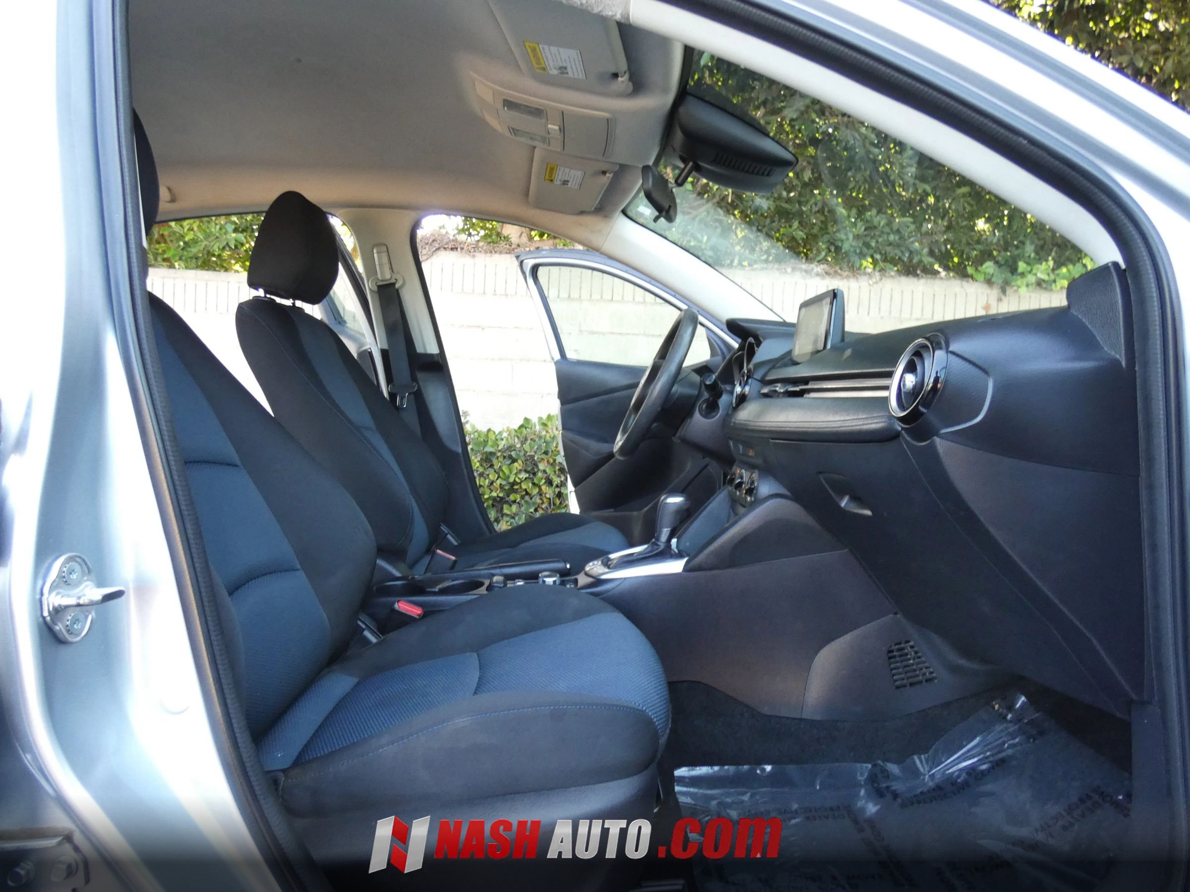 Used 2019 Toyota Yaris LE FWD image 29