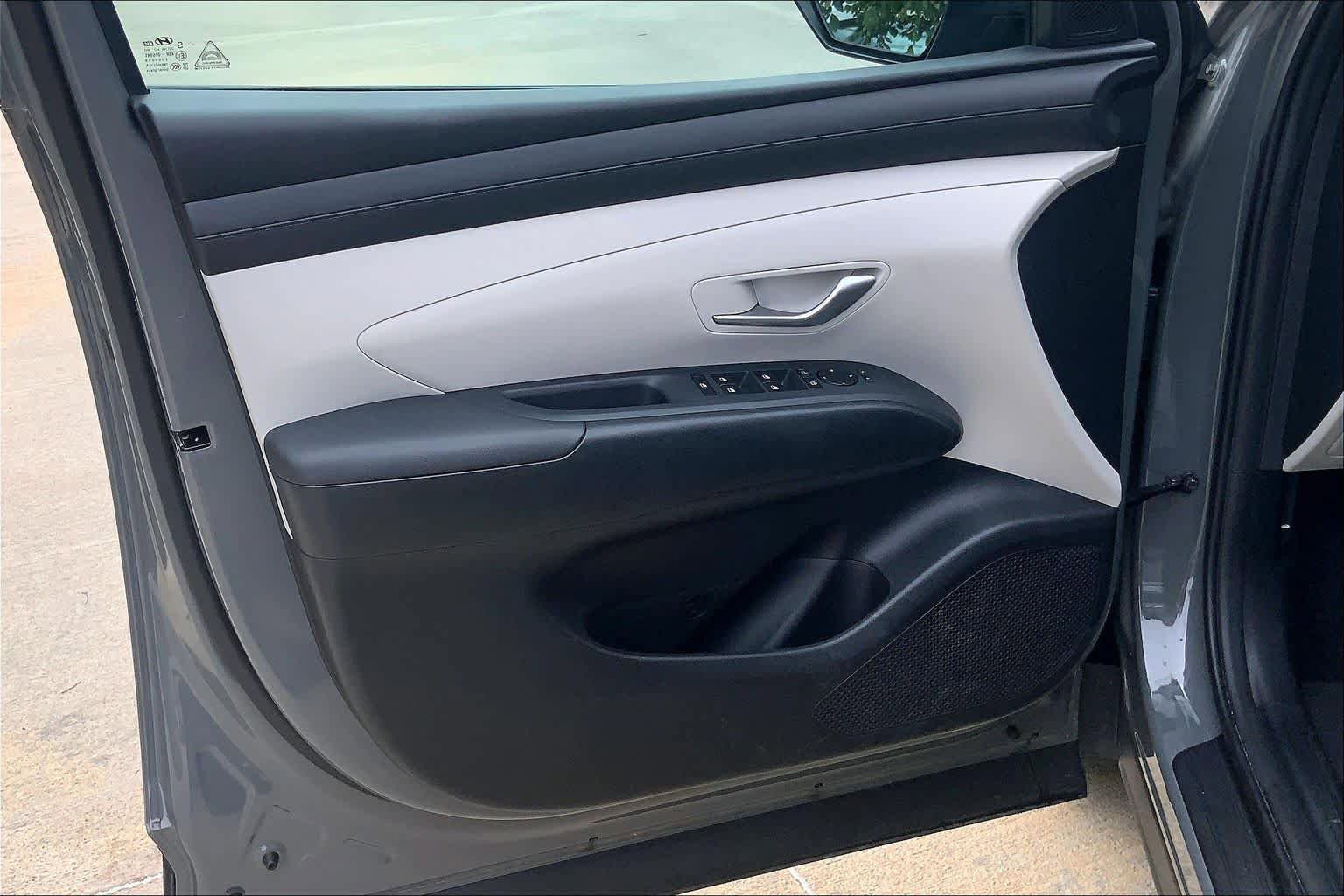 Used 2025 Hyundai Tucson SE FWD image 22