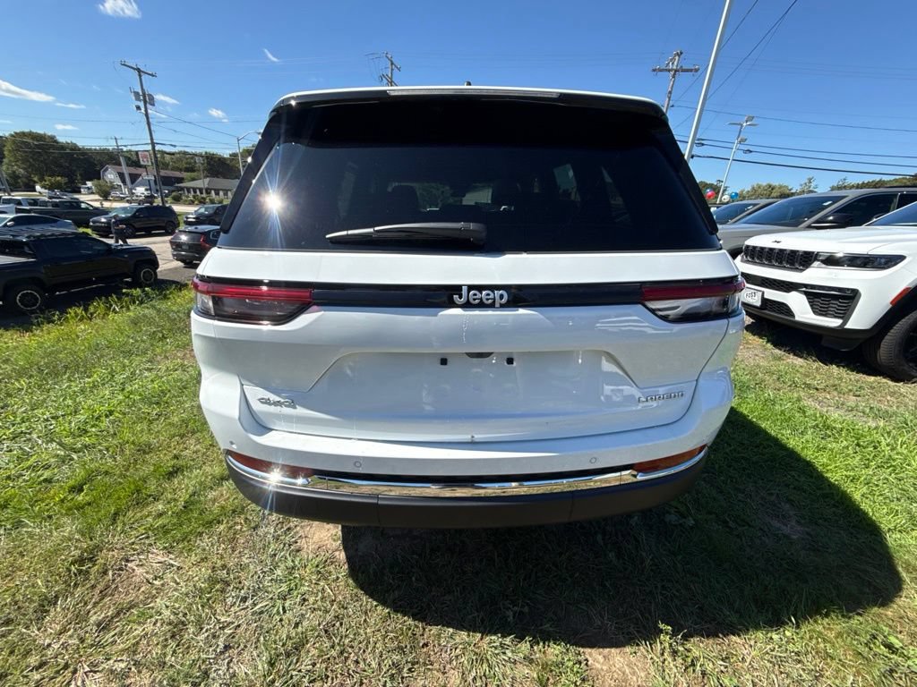 New 2027 Jeep Grand Cherokee Laredo X AWD/4WD image 4