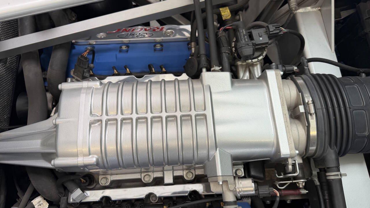 Used 2006 Ford GT RWD image 57