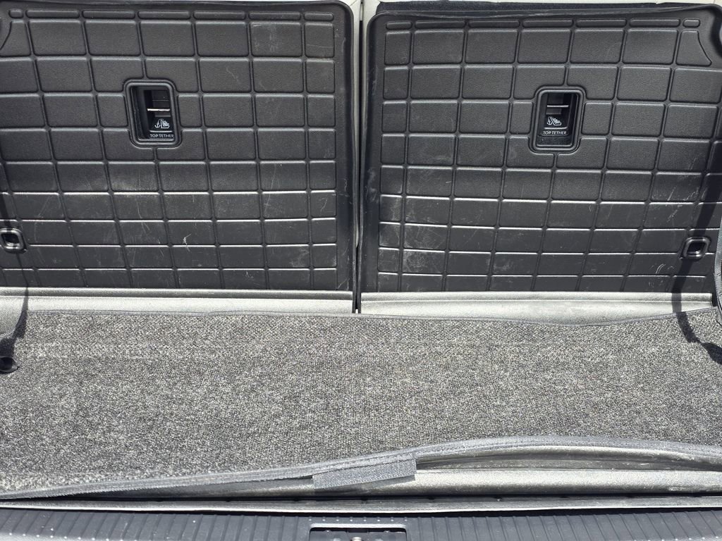 Used 2025 Volkswagen Atlas SEL Premium R-Line image 24