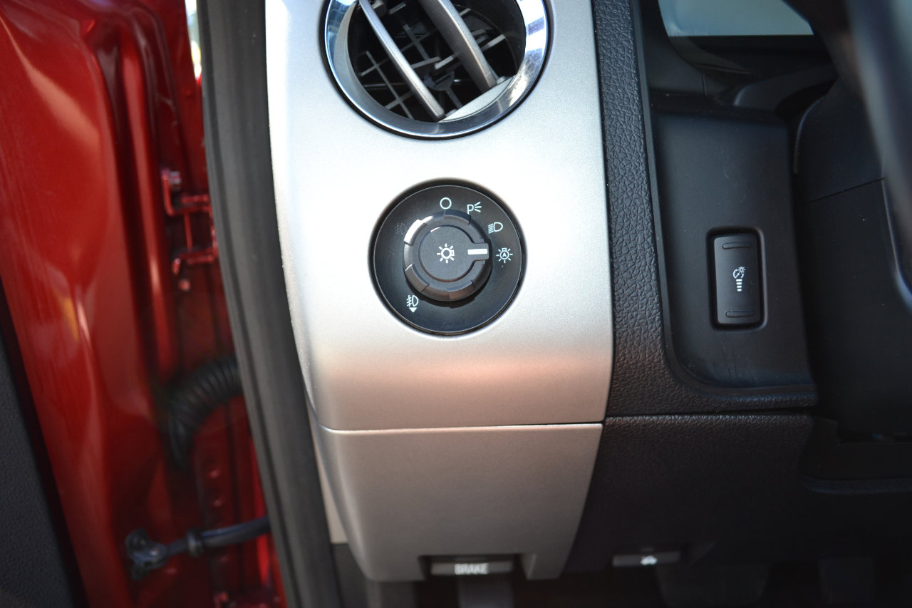 Used 2016 Ford Expedition Limited w/ Equipment Group 301A image 14