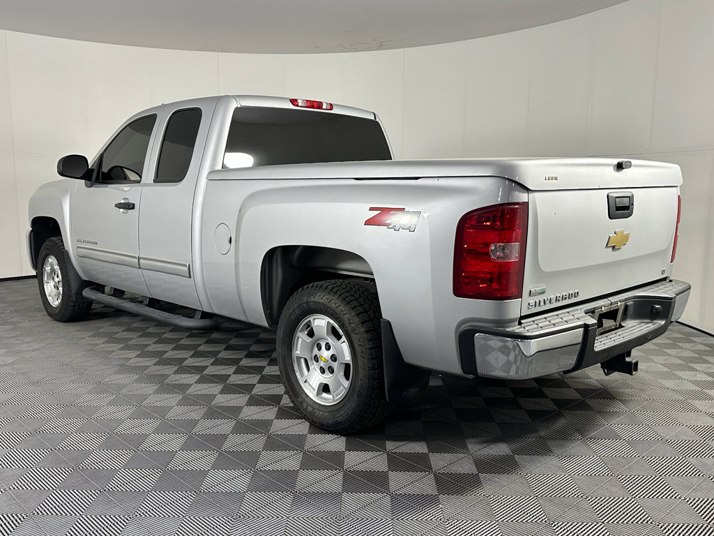 Used 2011 Chevrolet Silverado 1500 LT w/ All-Star Edition AWD/4WD image 4