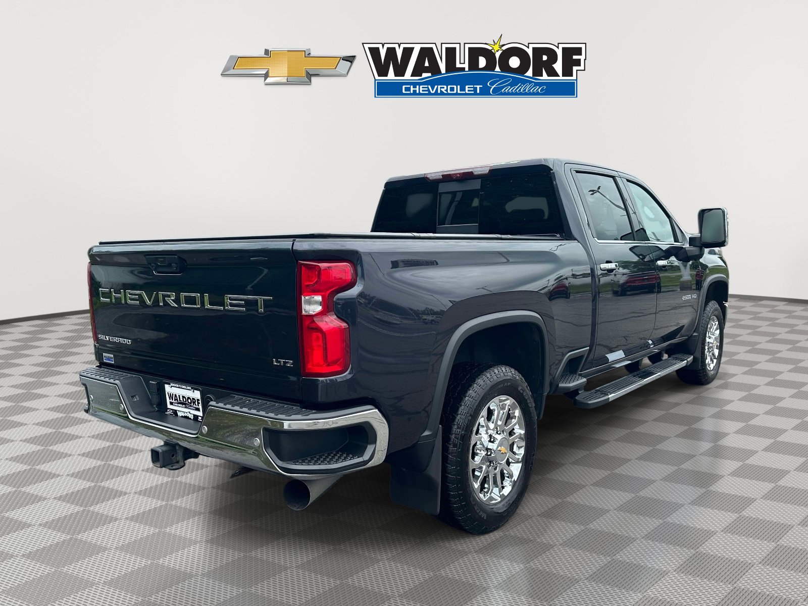 Used 2024 Chevrolet Silverado 2500 LTZ w/ LTZ Premium Package AWD/4WD image 6