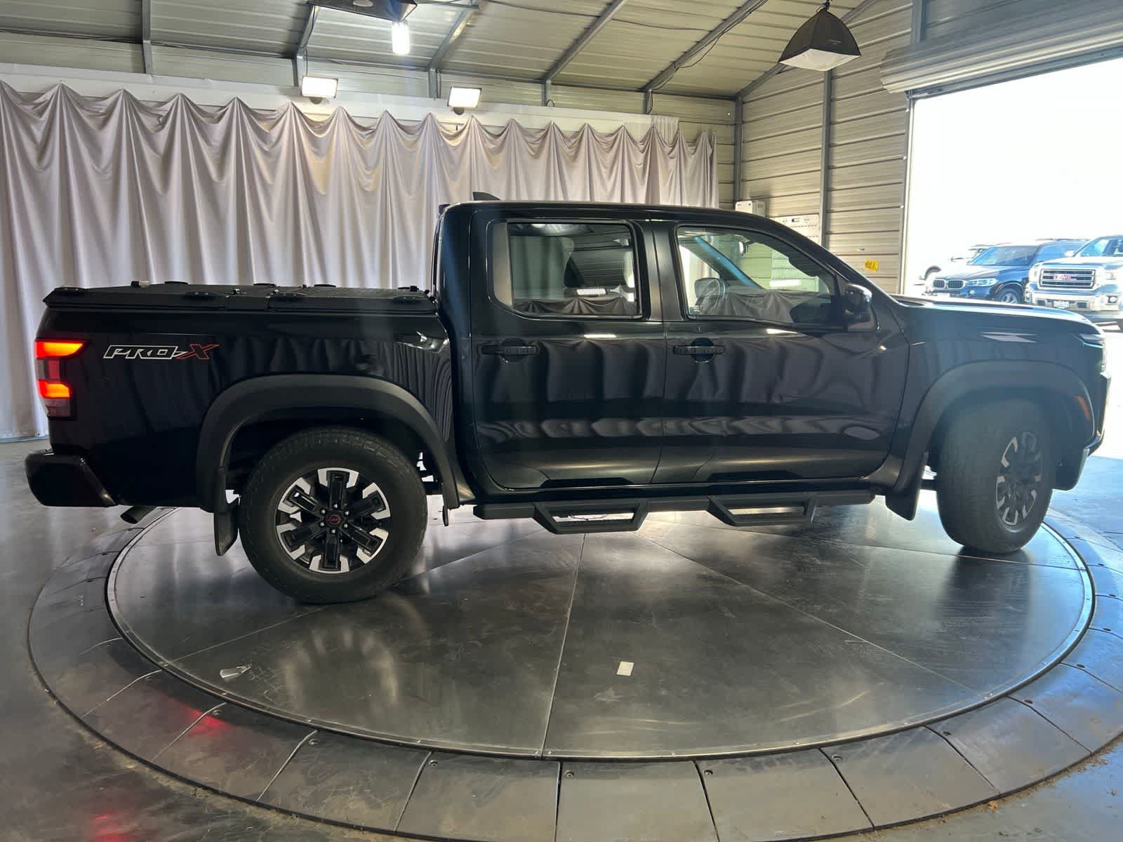 Used 2022 Nissan Frontier Pro-X RWD image 4
