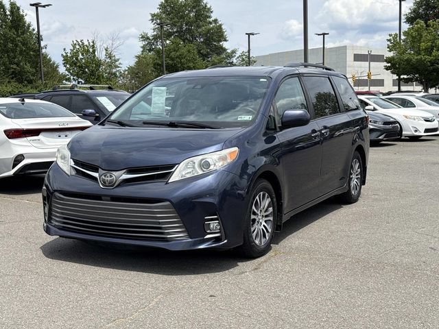 Used 2019 Toyota Sienna XLE w/ XLE Navigation Package FWD image 5