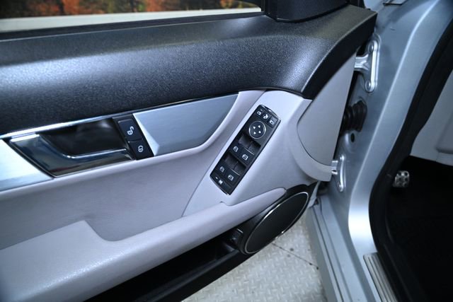 Used 2008 Mercedes-Benz C 300 Sedan image 25