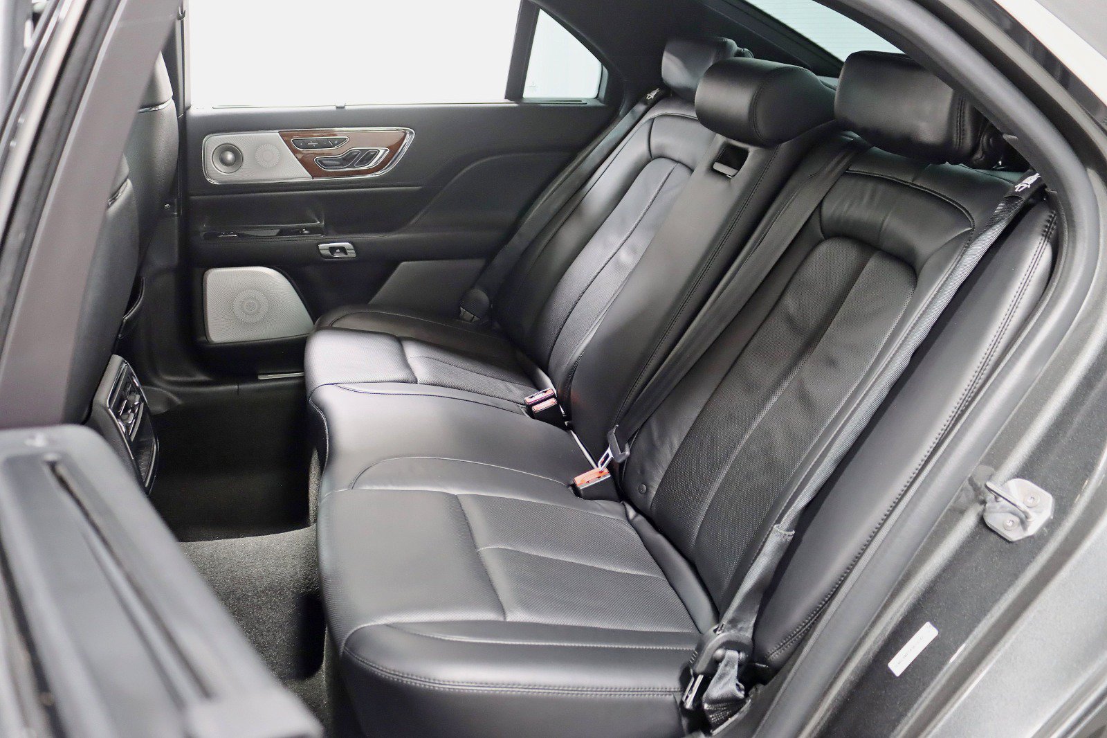 Used 2019 Lincoln Continental Reserve w/ Rear Seat Package AWD/4WD image 28